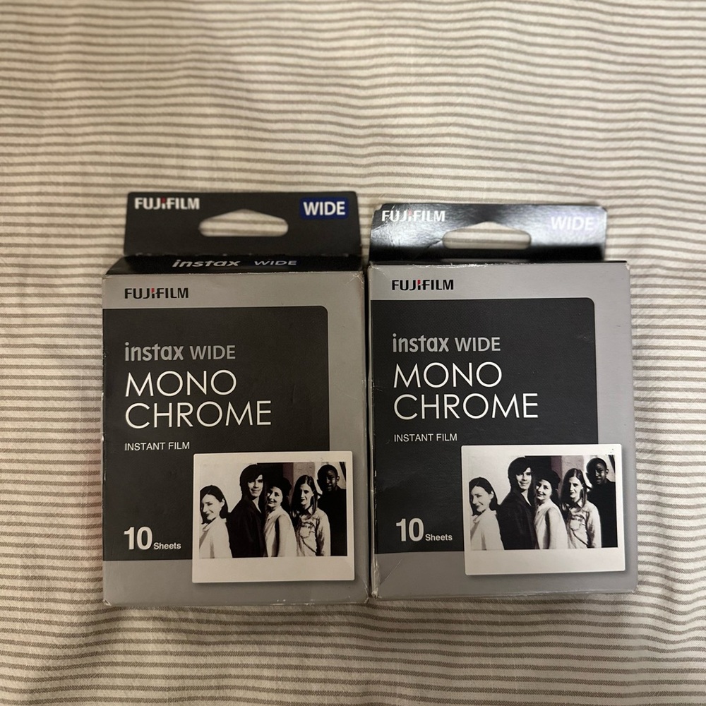 instax WIDE MONO CHROME
INSTANT FILM (quantity: 2)
